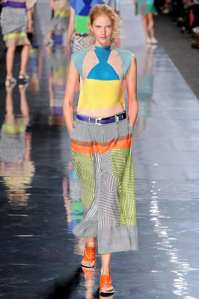 Look 33